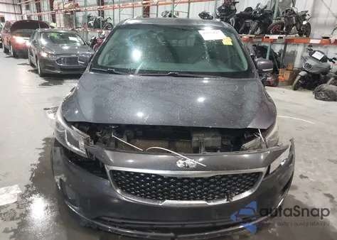 2017 Kia Sedona Lx z USA, uszkodzony, nr VIN KNDMB5C16H6292596